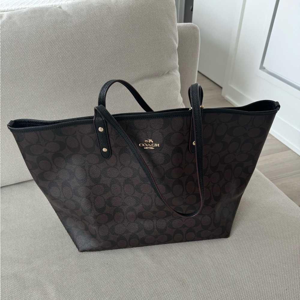 Coach tote